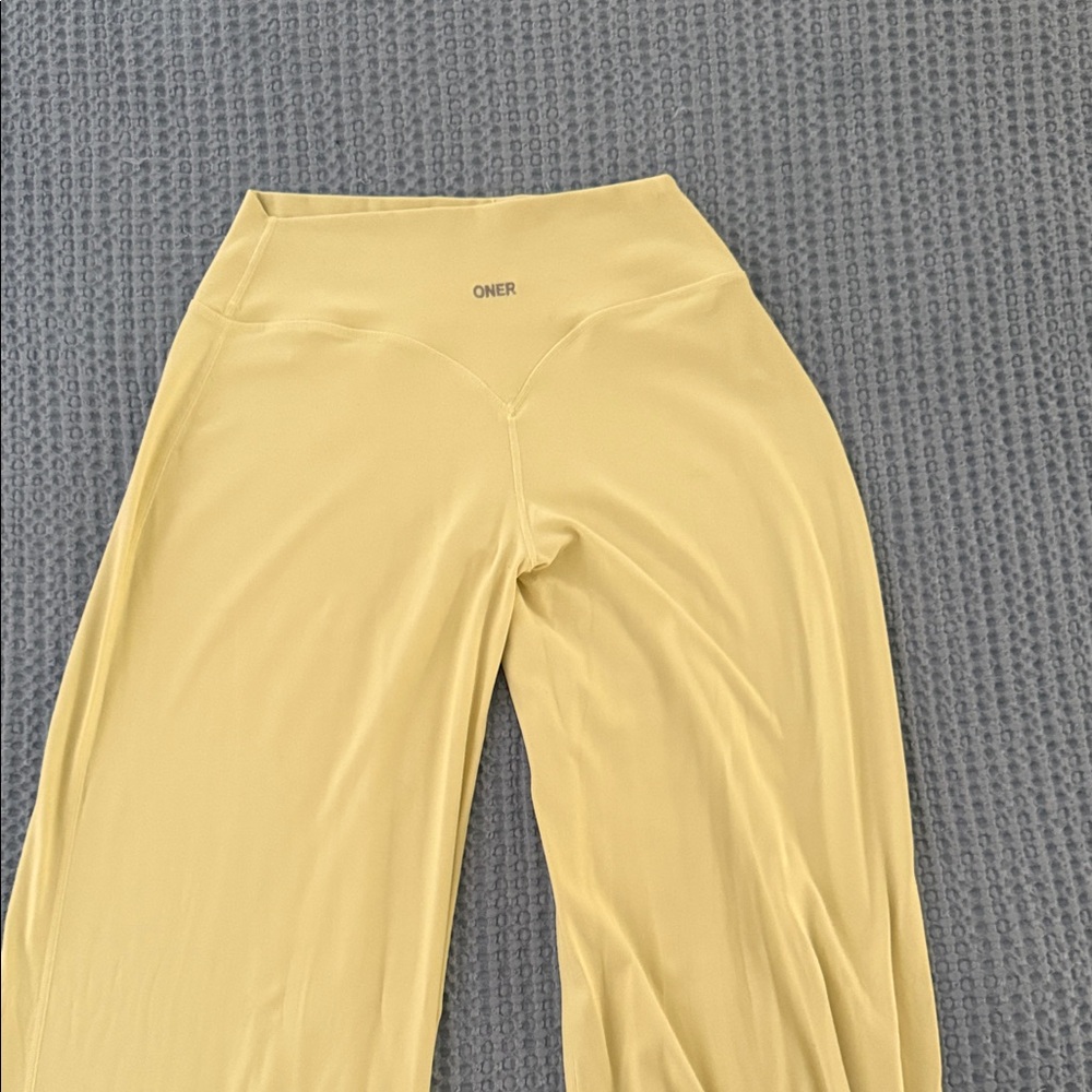 Oner Active Yellow straight leg soft motion legging